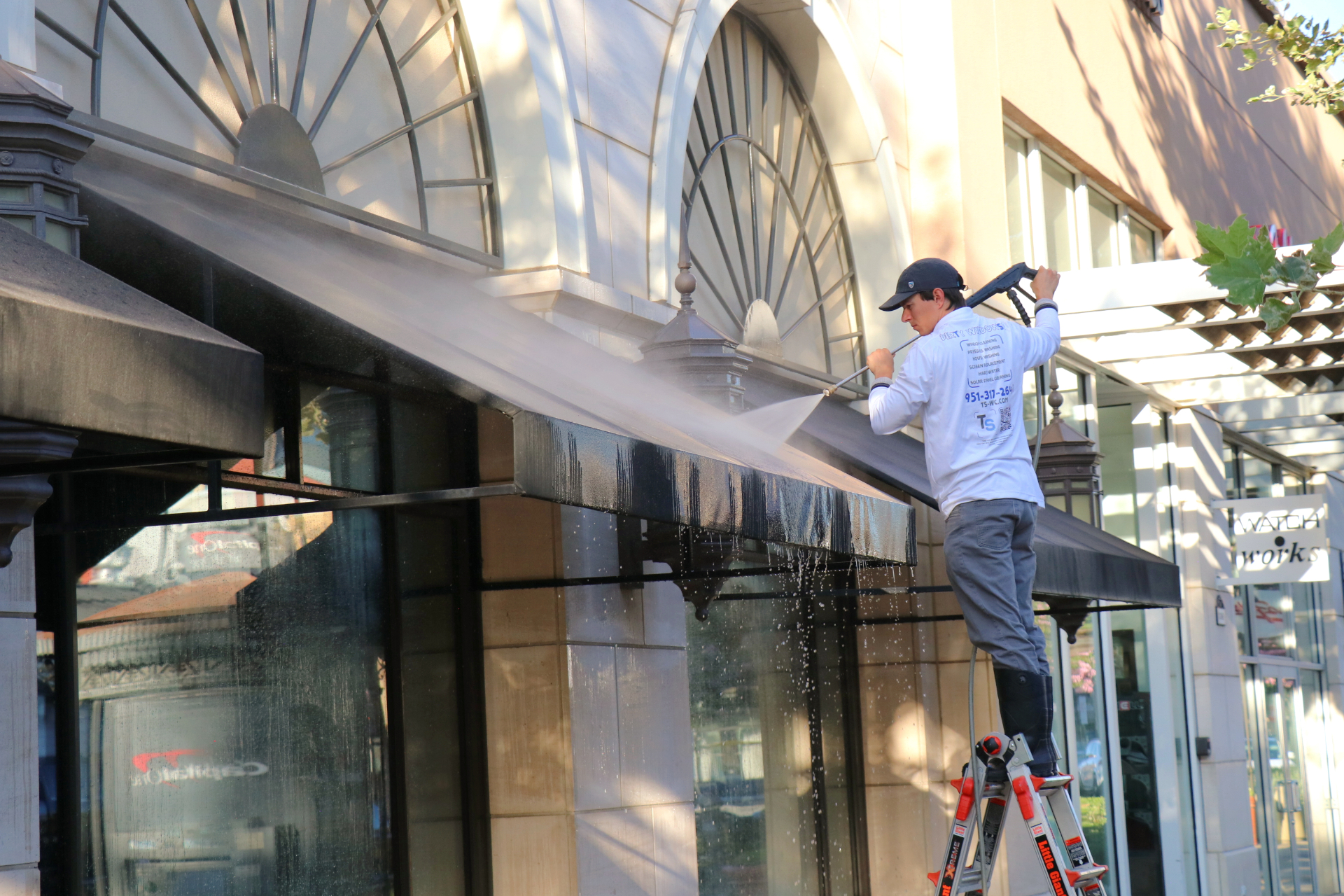 Soft Washing by Transparent Solutions